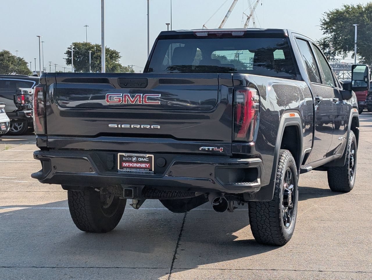 Used 2026 GMC Sierra 2500 AT4 AWD/4WD image 4