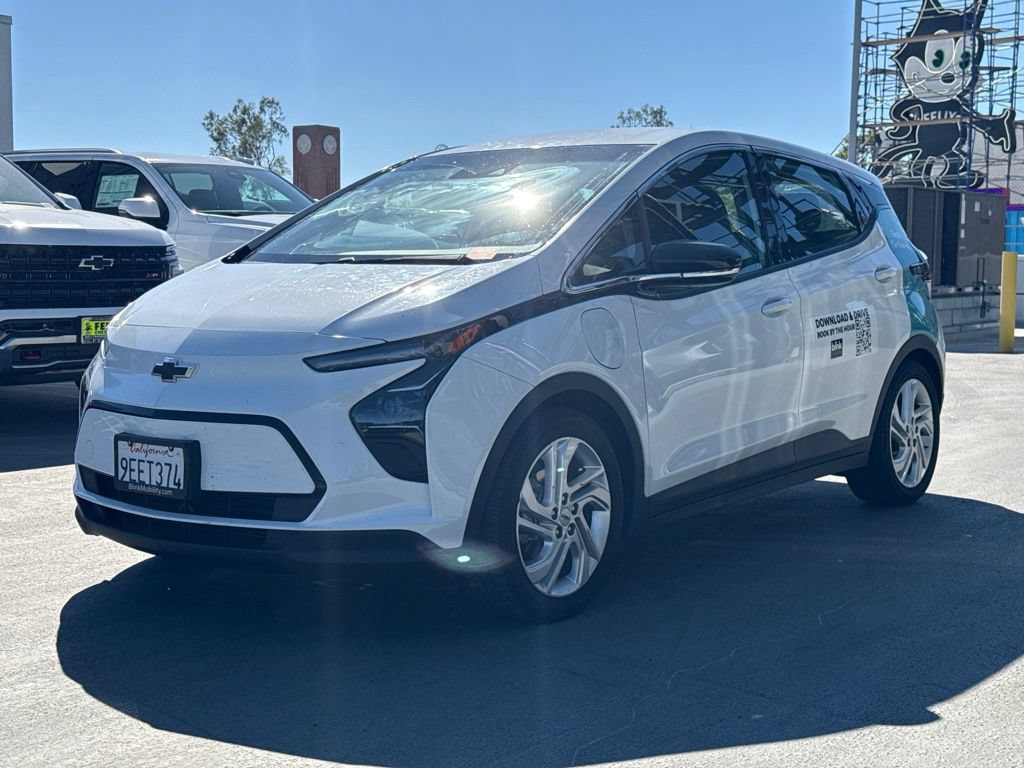 Used 2023 Chevrolet Bolt LT w/ Driver Confidence Package FWD image 1