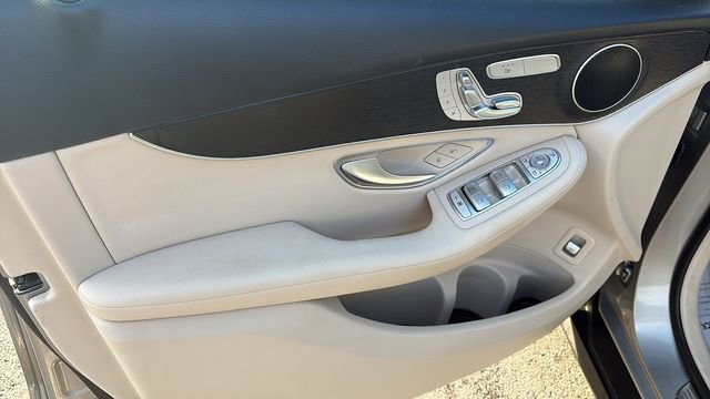 Used 2022 Mercedes-Benz GLC 300 image 21