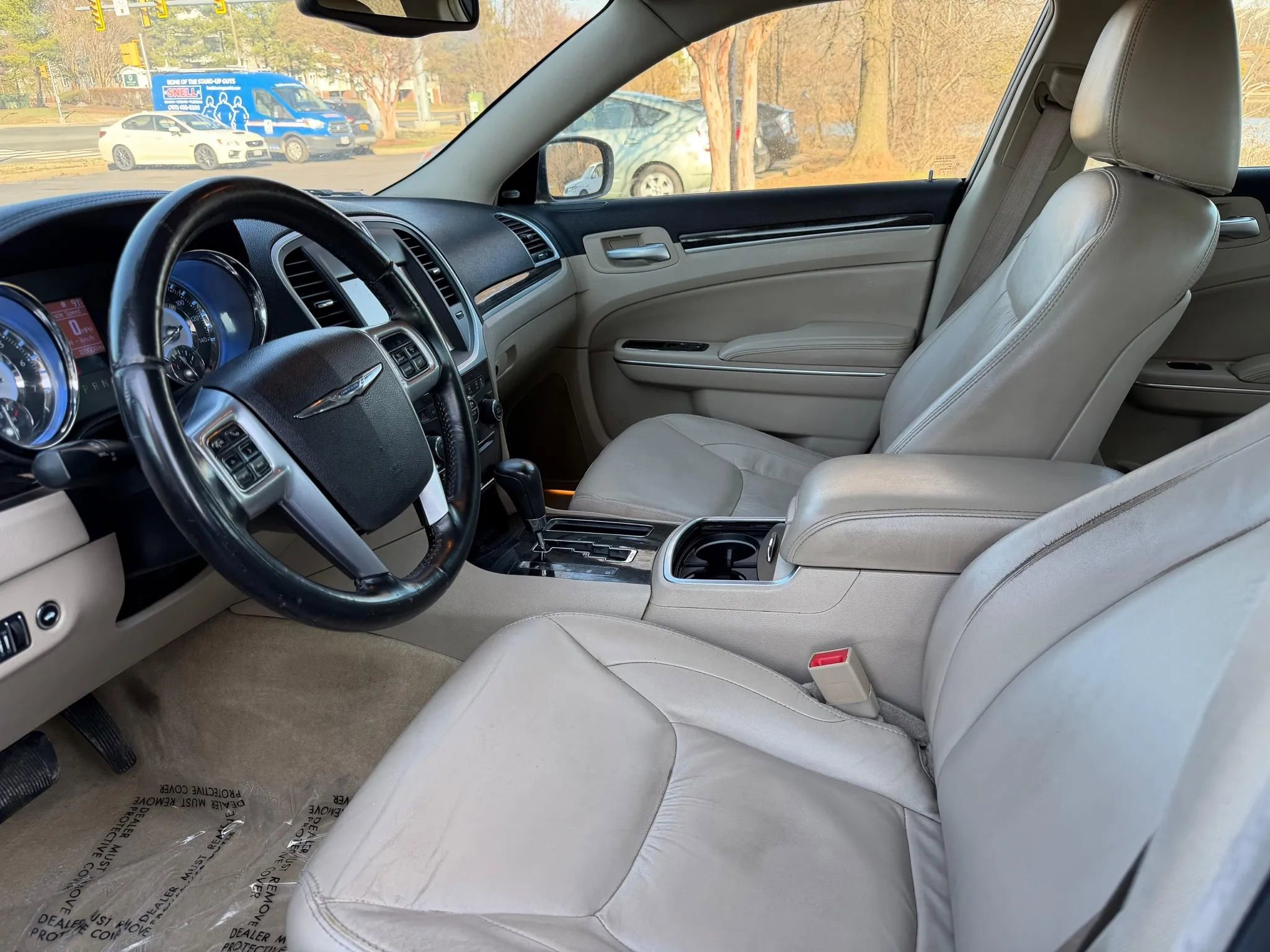 Used 2011 Chrysler 300 Limited image 10