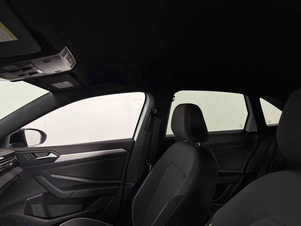 Used 2025 Volkswagen Jetta Sport image 23