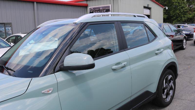 Used 2025 Hyundai Venue Limited FWD image 4