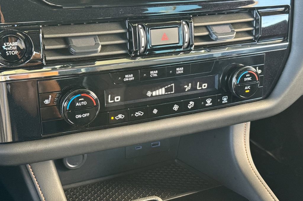 Used 2025 Nissan Pathfinder Rock Creek AWD/4WD image 19