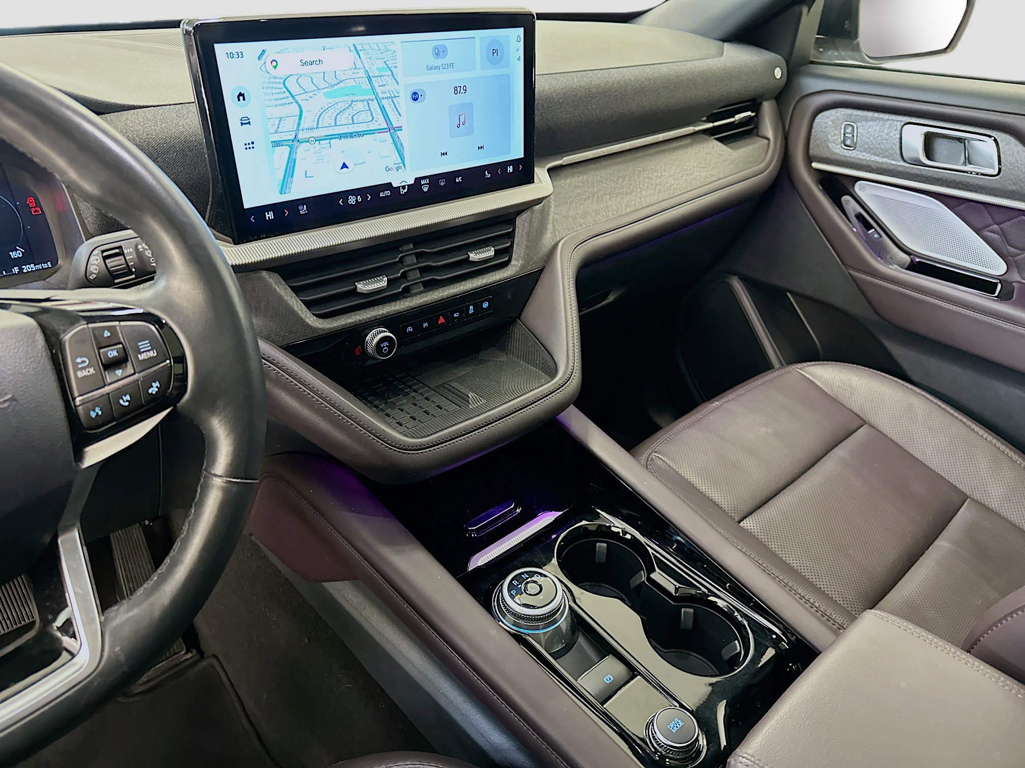 Used 2025 Ford Explorer Platinum w/ LUX Leather Package AWD/4WD image 26