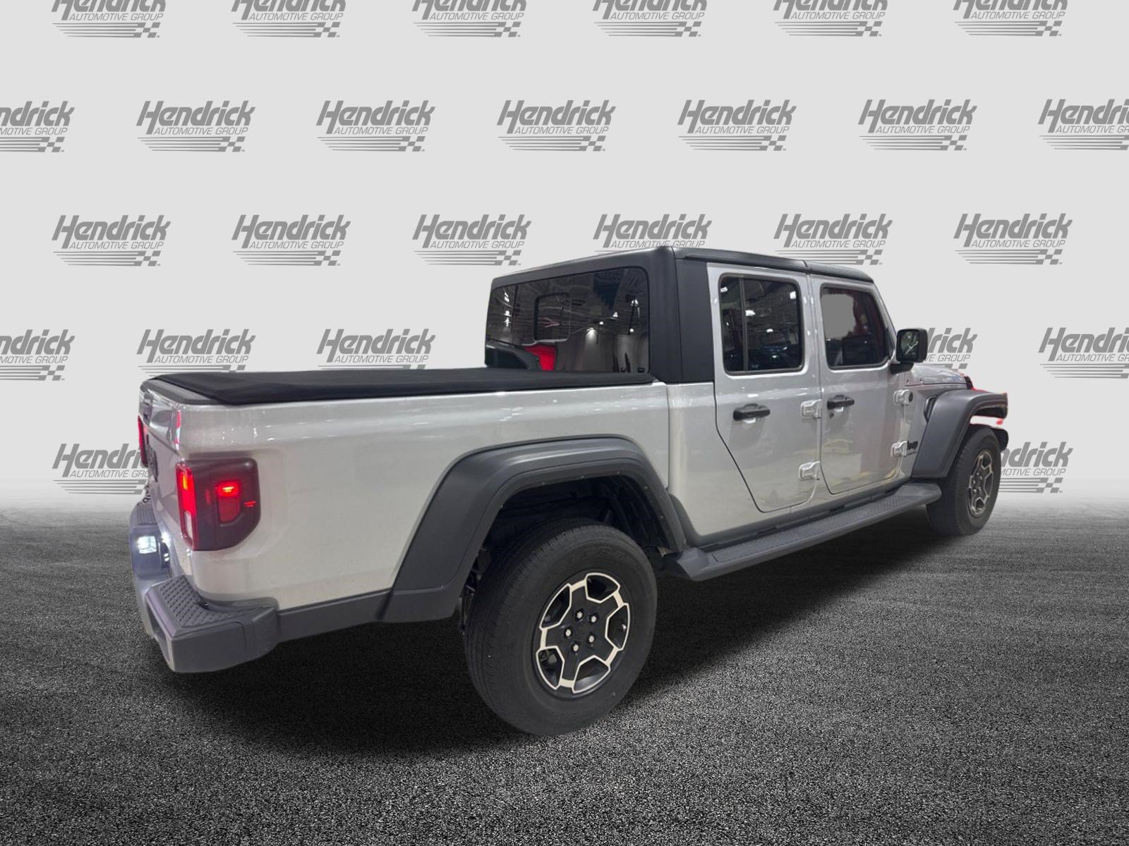 Used 2024 Jeep Gladiator Sport AWD/4WD image 12