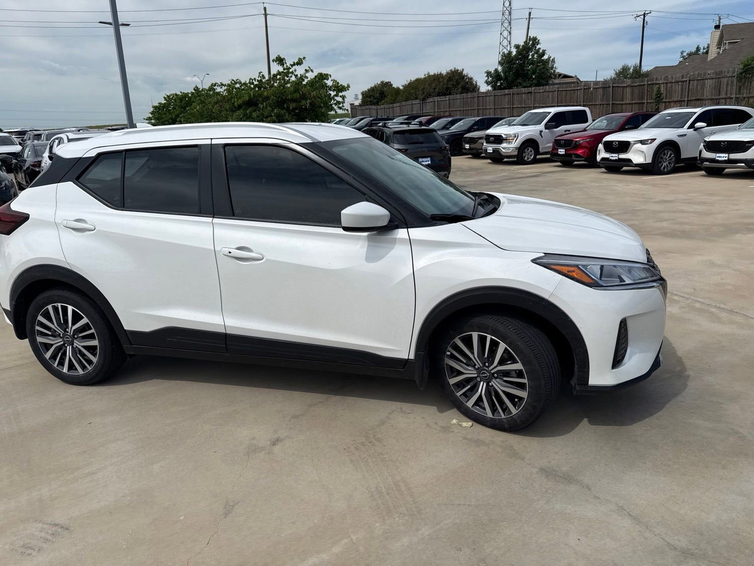 Used 2024 Nissan Kicks SV FWD image 6
