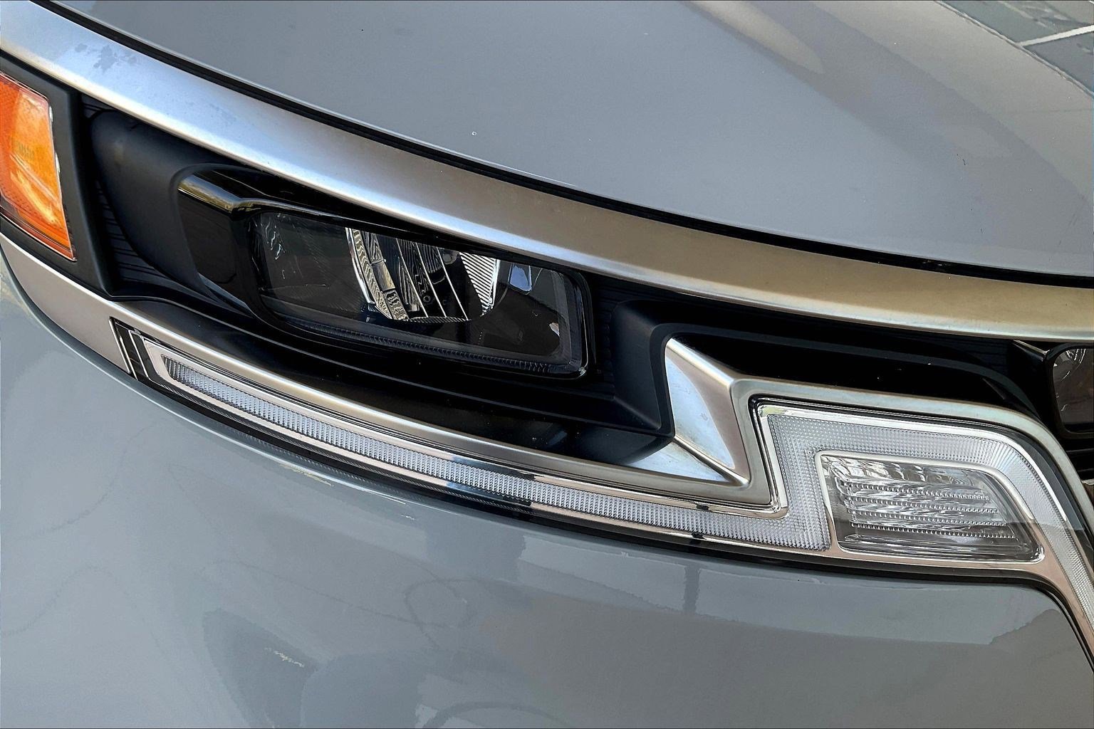 Used 2024 Kia Carnival SX image 30