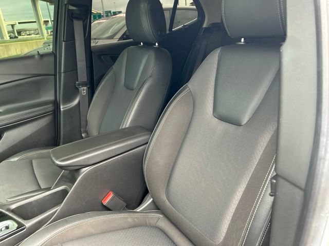 Used 2022 Buick Encore GX Select FWD image 39