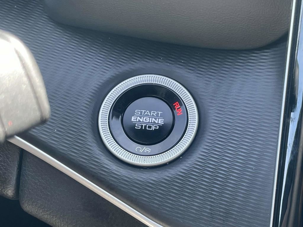 Certified 2025 Jeep Grand Cherokee Laredo X image 36