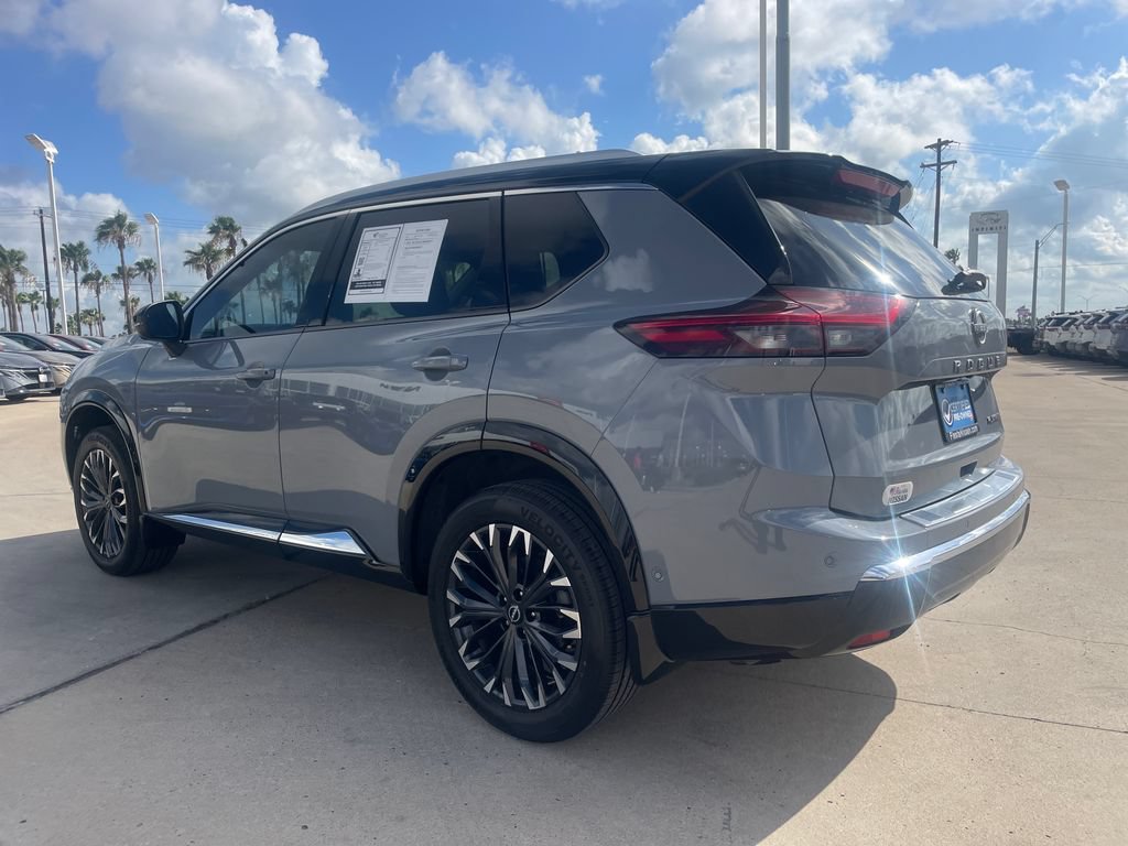 Certified 2024 Nissan Rogue Platinum FWD image 3