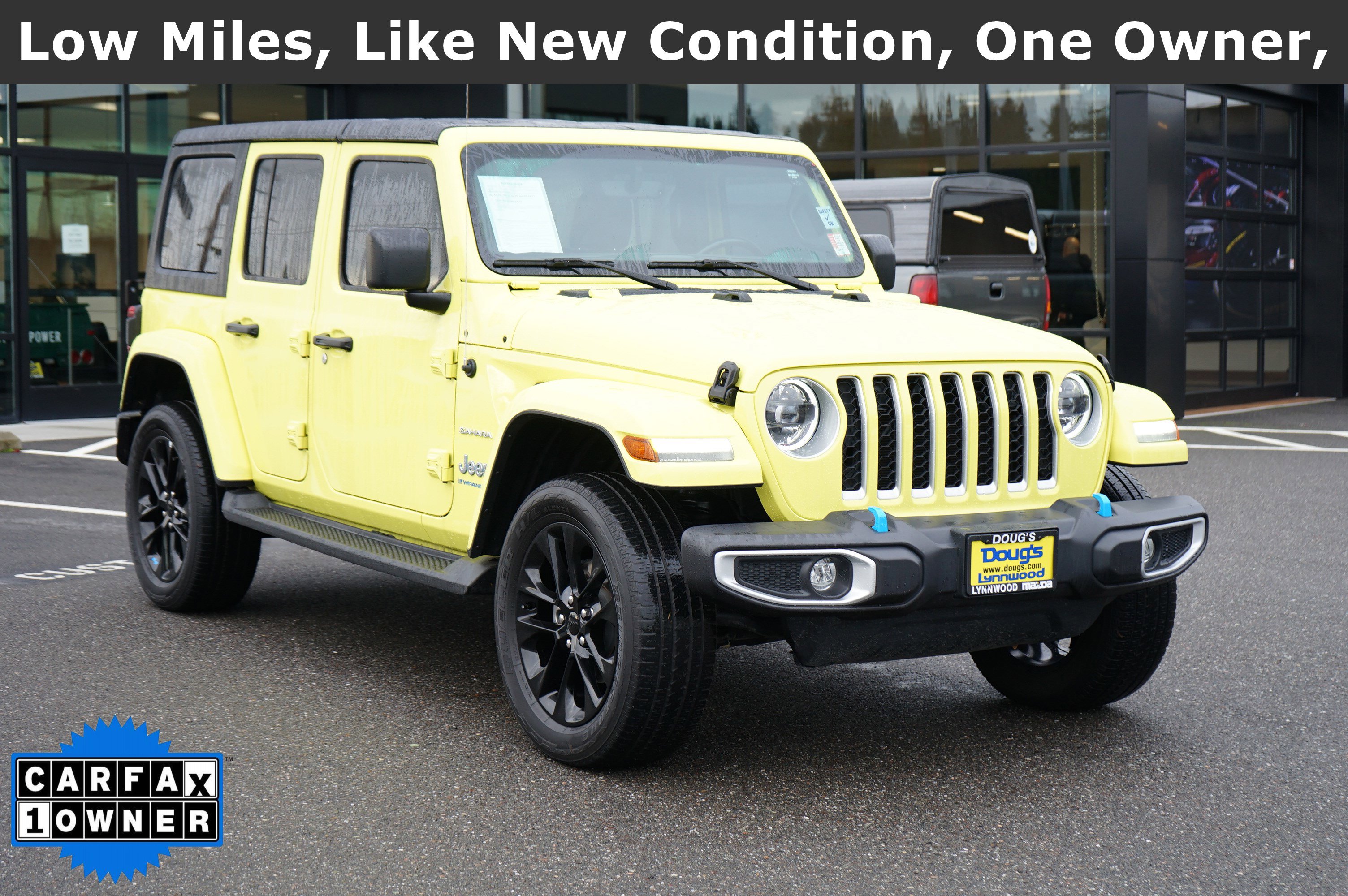 Used 2023 Jeep Wrangler Sahara w/ Cold Weather Group AWD/4WD image 1