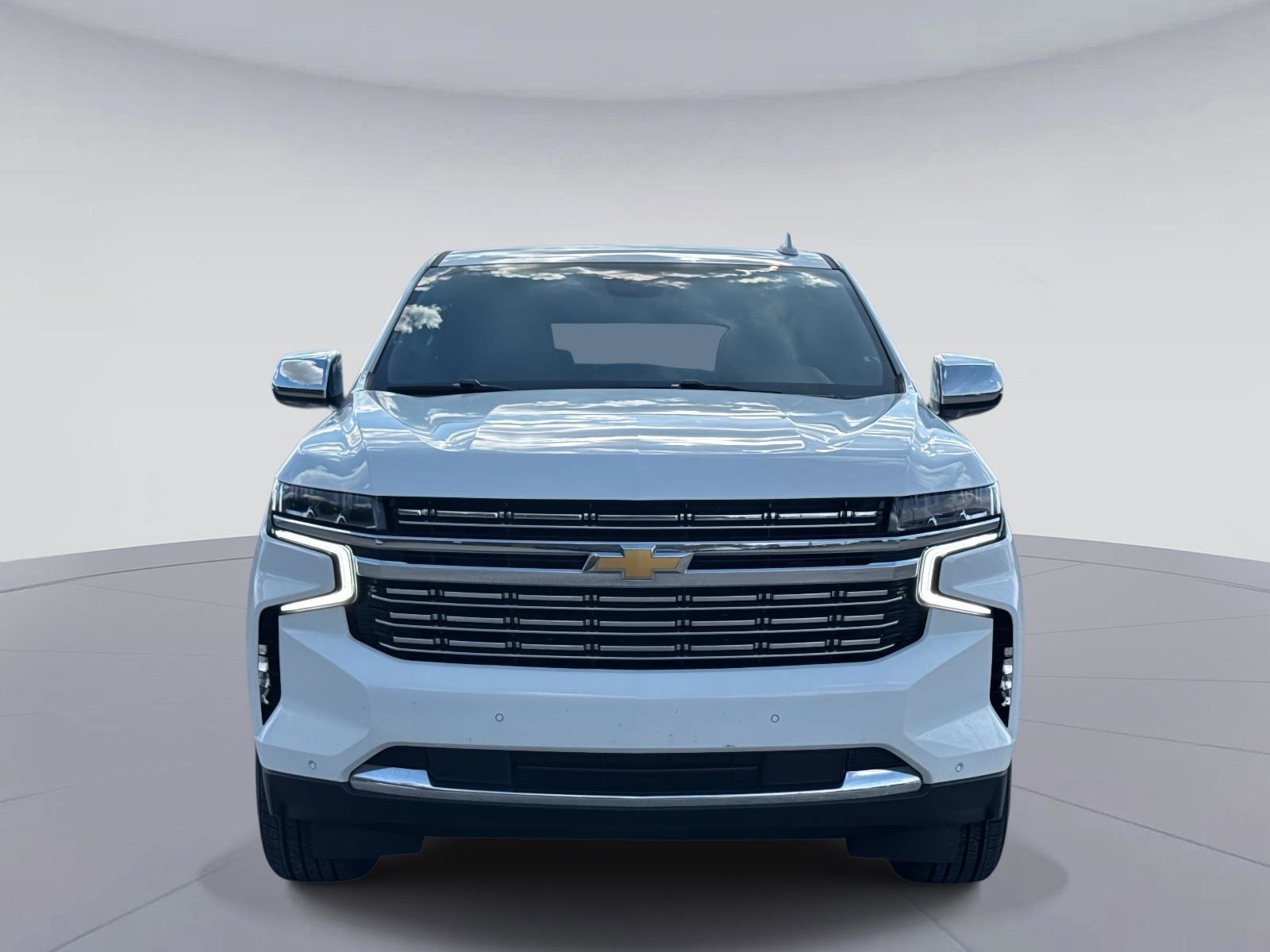 Used 2023 Chevrolet Suburban Premier image 9