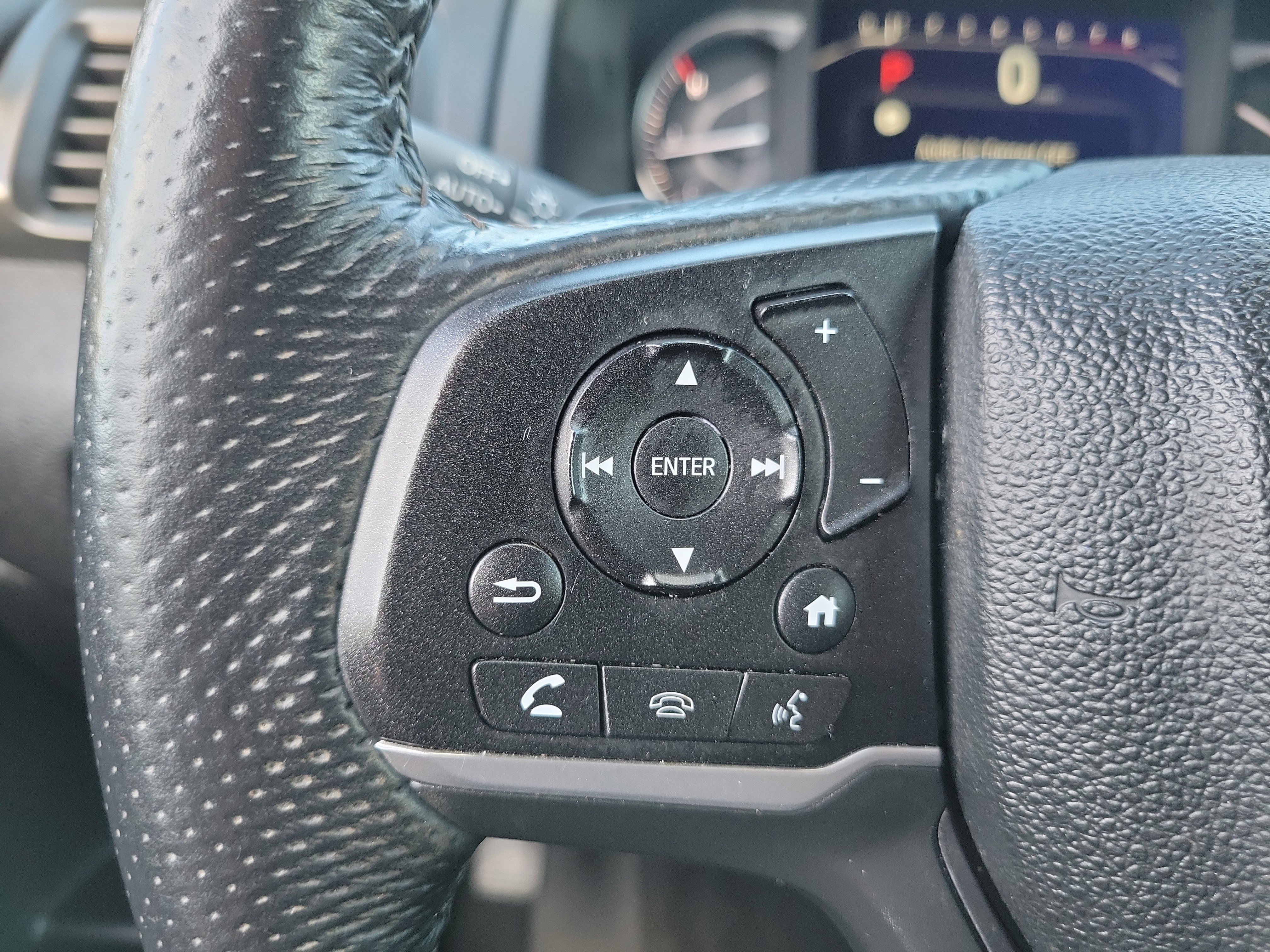 Used 2024 Honda Passport EX-L image 7