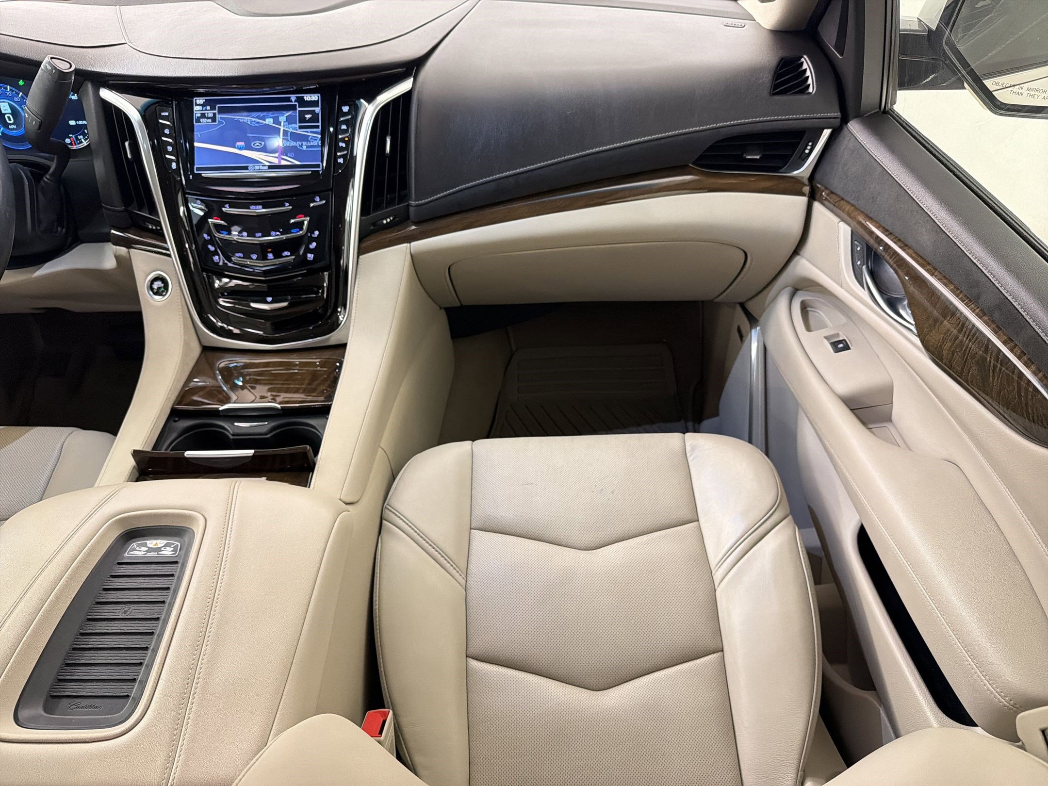 Used 2020 Cadillac Escalade Luxury image 28