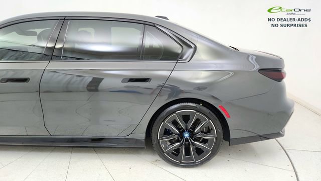 Used 2023 BMW i7 xDrive60 AWD/4WD image 10