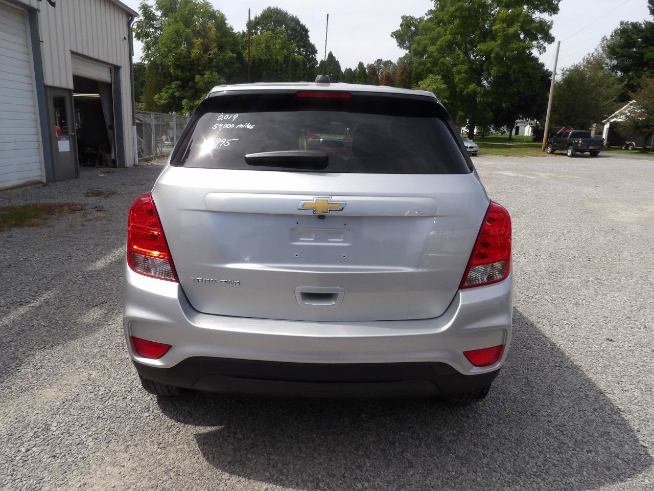 Used 2019 Chevrolet Trax LS w/ Tint and Cruise Package AWD/4WD image 4