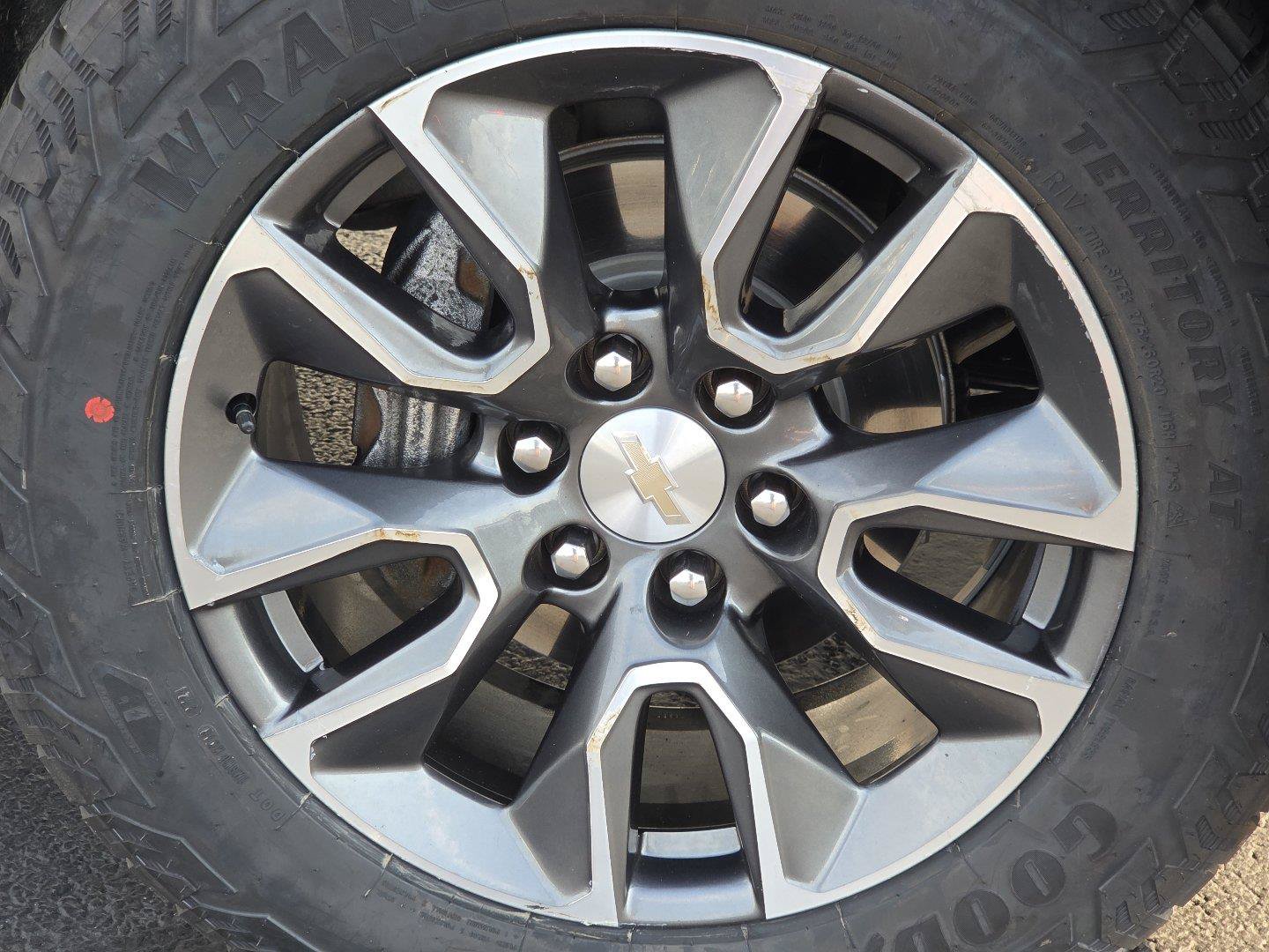 Used 2024 Chevrolet Silverado 1500 LT w/ Leather Package AWD/4WD image 8