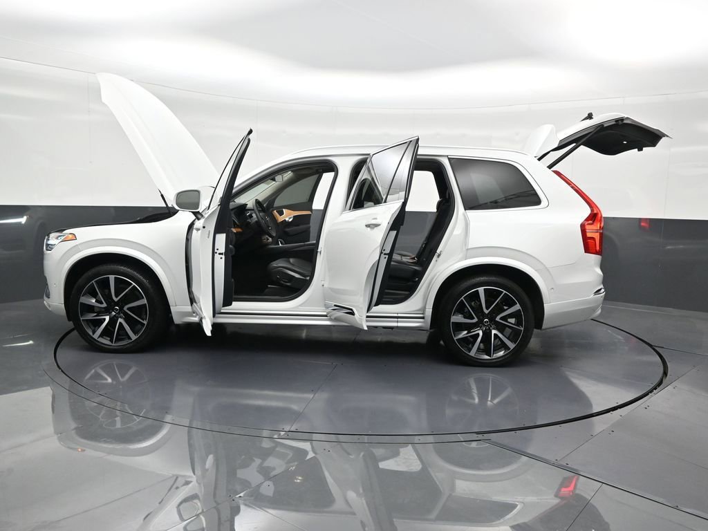 Certified 2024 Volvo XC90 B5 Plus image 38