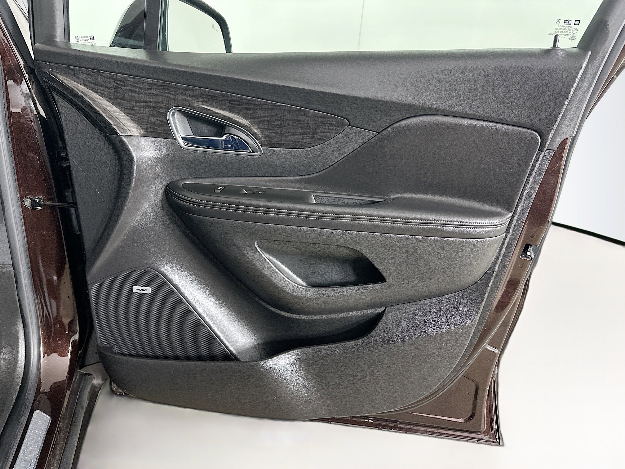 Used 2015 Buick Encore Premium image 30