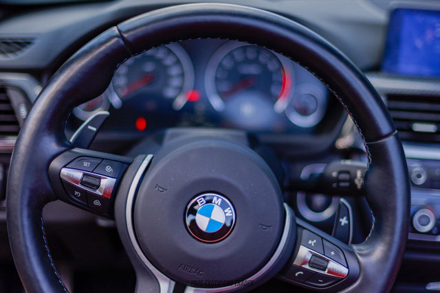 Used 2015 BMW M4 Convertible image 68