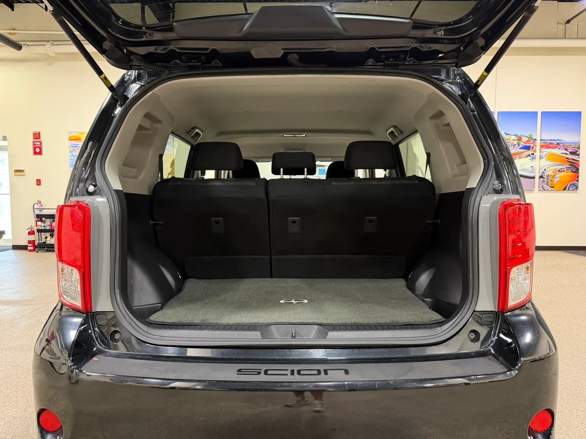 Used 2015 Scion xB FWD image 23