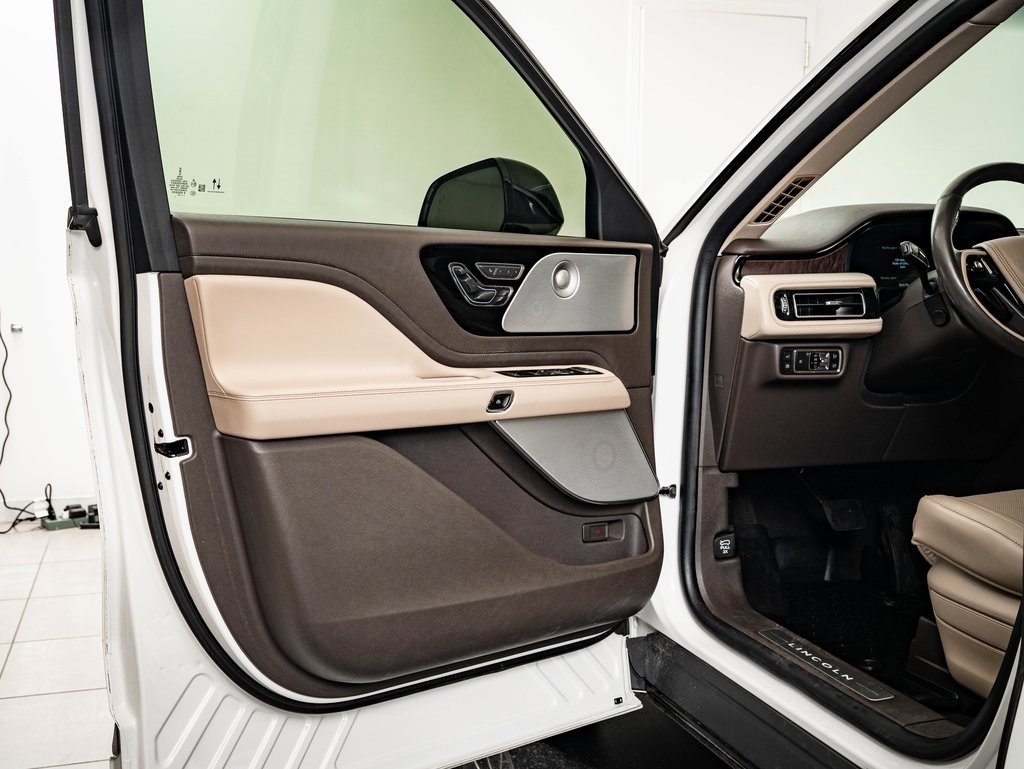 Used 2022 Lincoln Aviator Grand Touring w/ Equipment Group 301A image 25