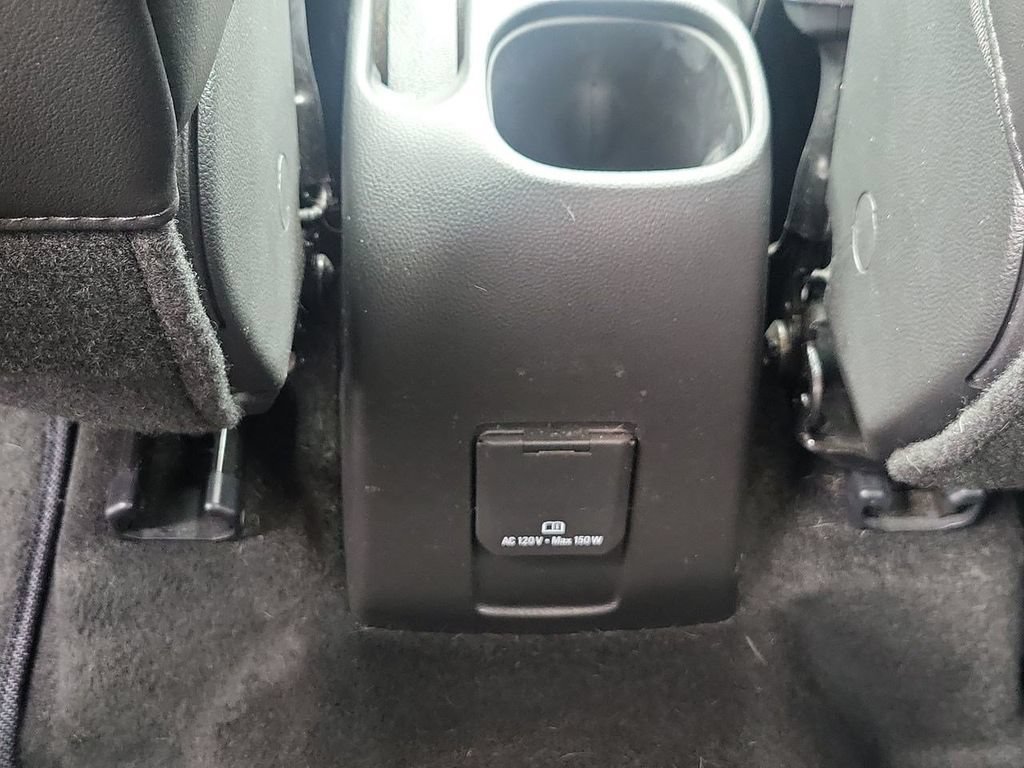 Used 2022 Chevrolet Trax LT w/ LT Convenience Package AWD/4WD image 26