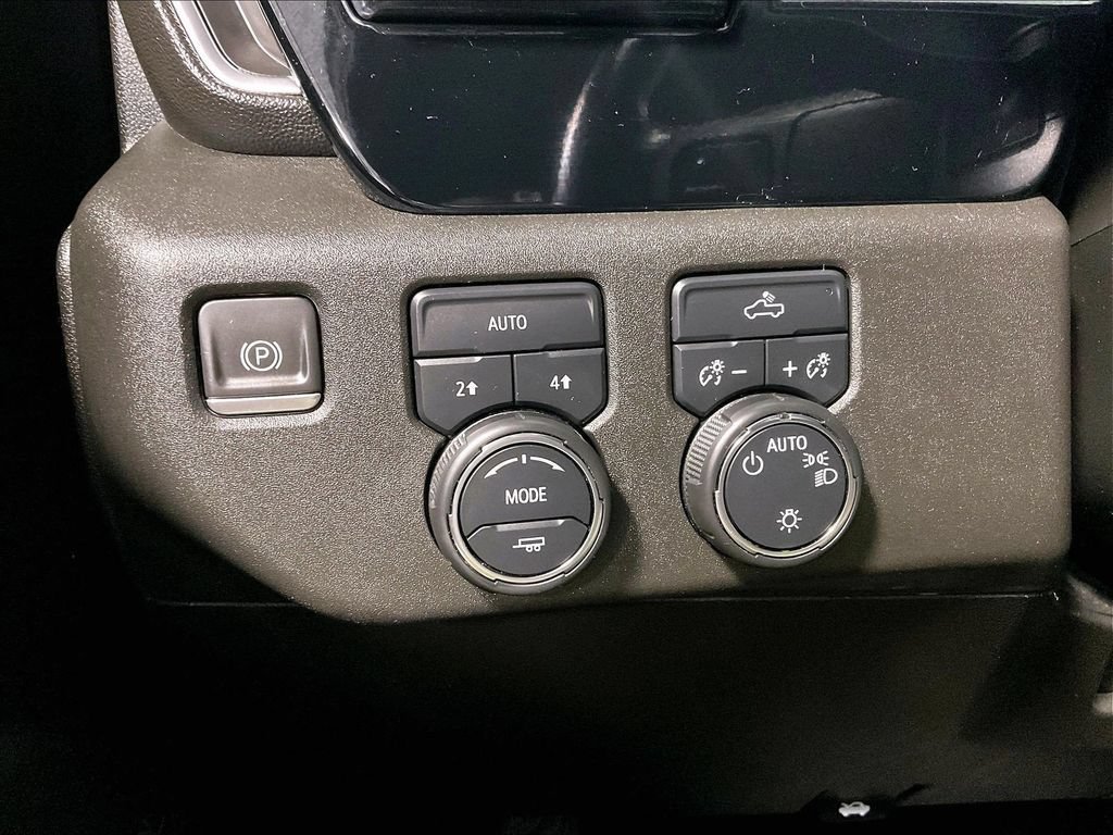 Used 2023 Chevrolet Silverado 1500 LT AWD/4WD image 25