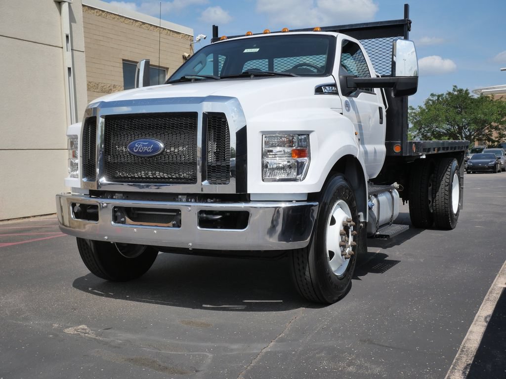 Used 2022 Ford F650 2WD Regular Cab Super Duty image 2