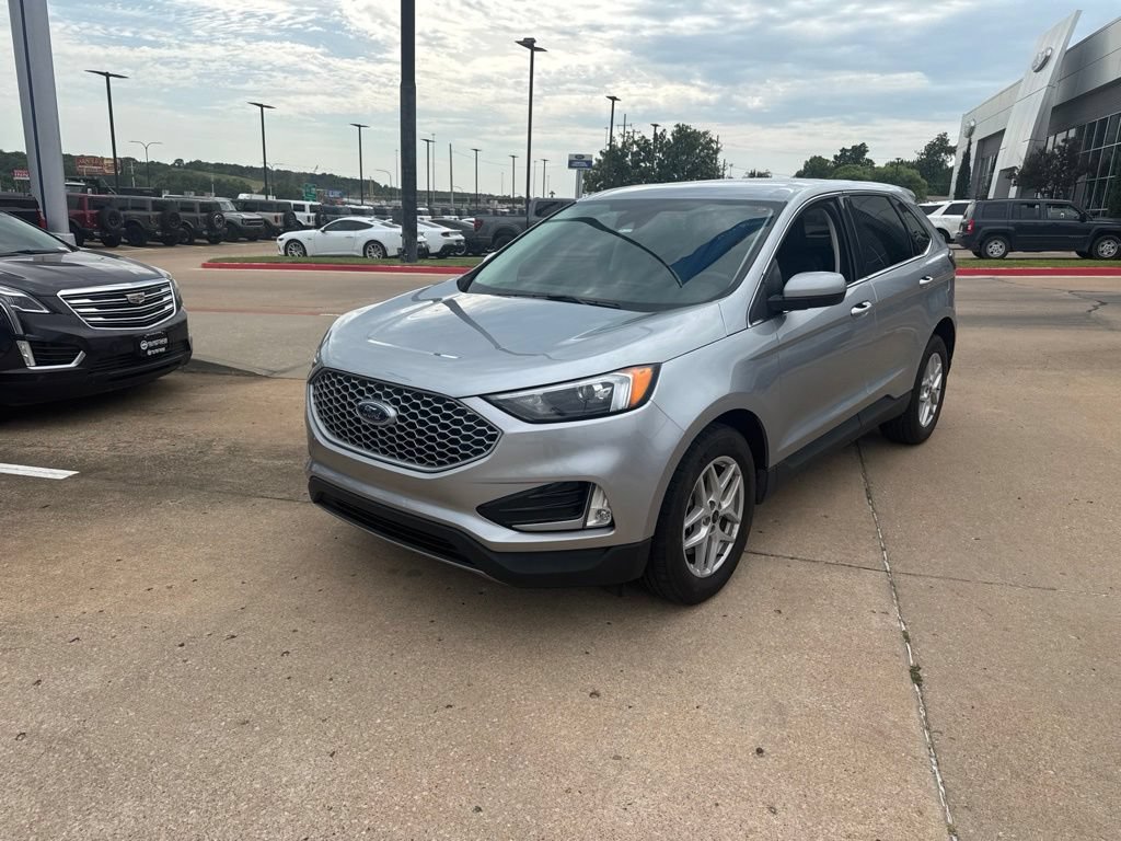 Used 2024 Ford Edge SEL w/ Convenience Package AWD/4WD image 3