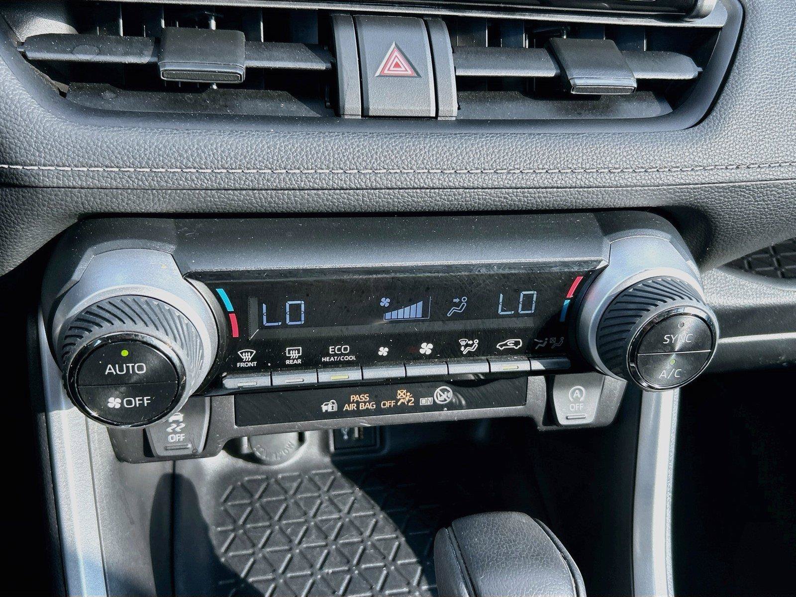 Used 2025 Toyota RAV4 XLE FWD image 34
