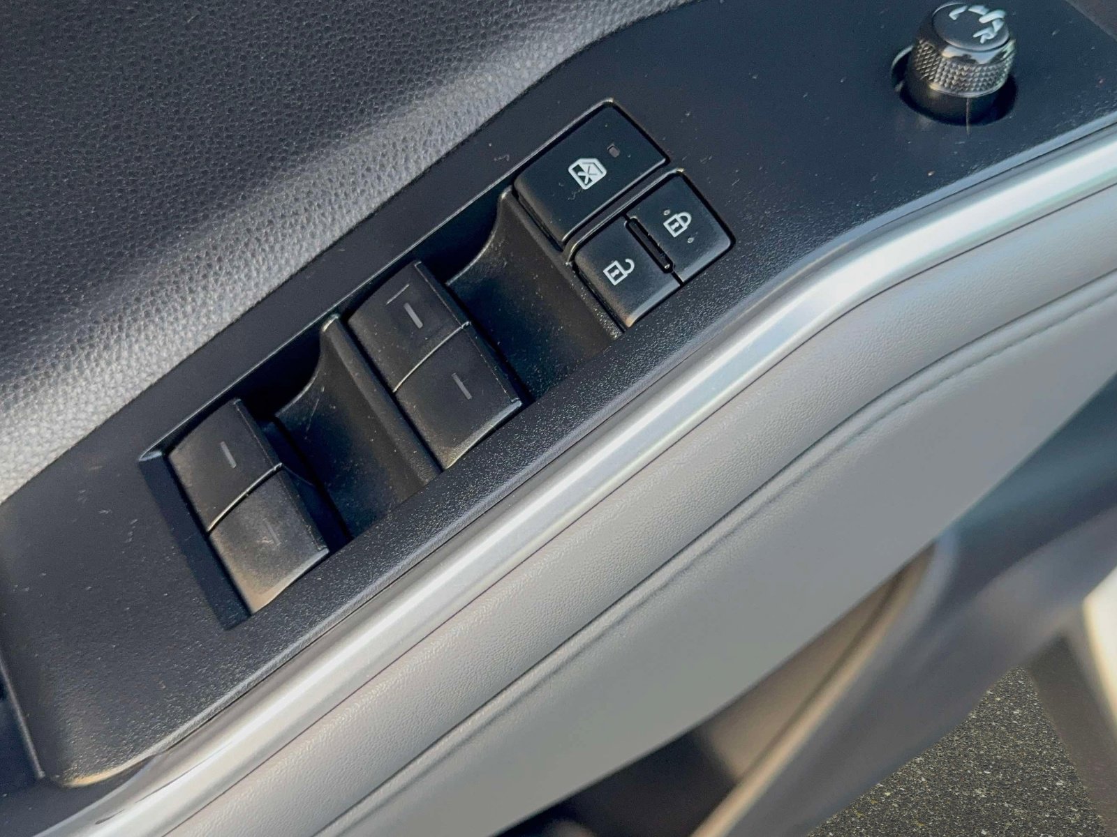 Used 2021 Toyota Highlander XLE image 36