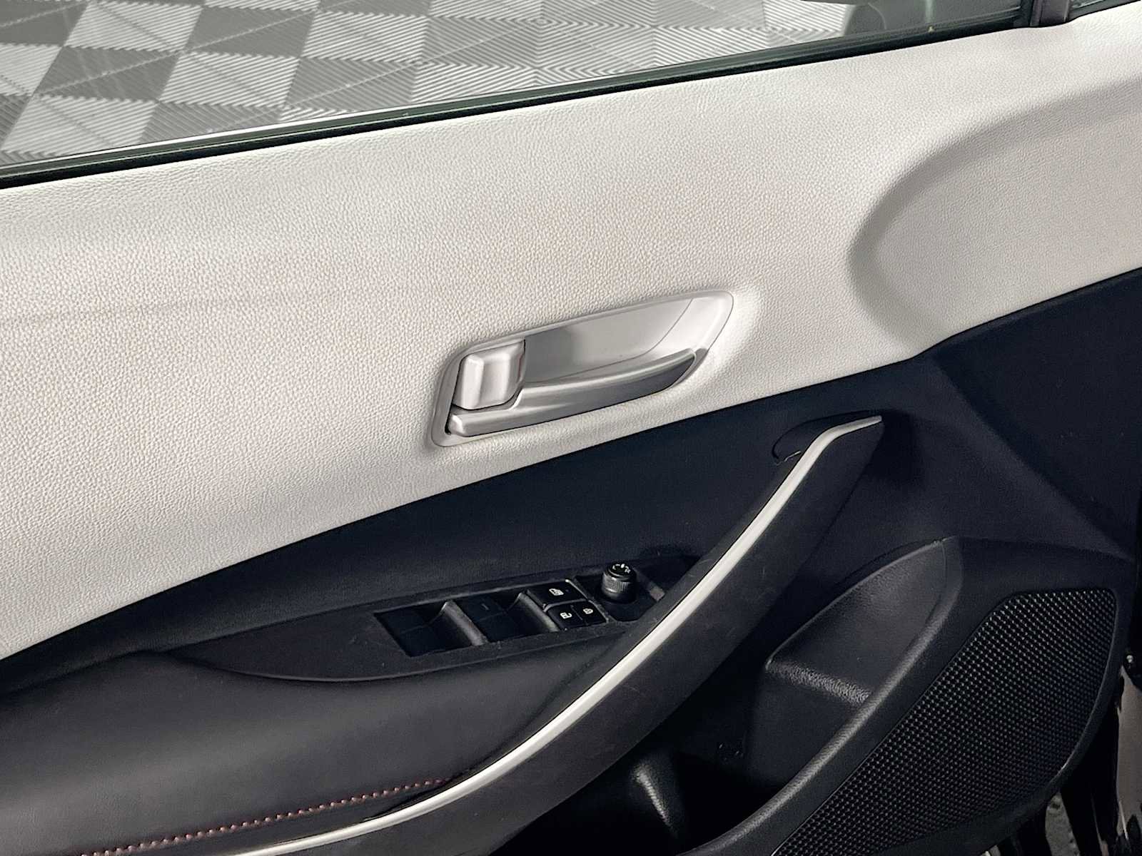 Used 2024 Toyota Corolla SE image 18