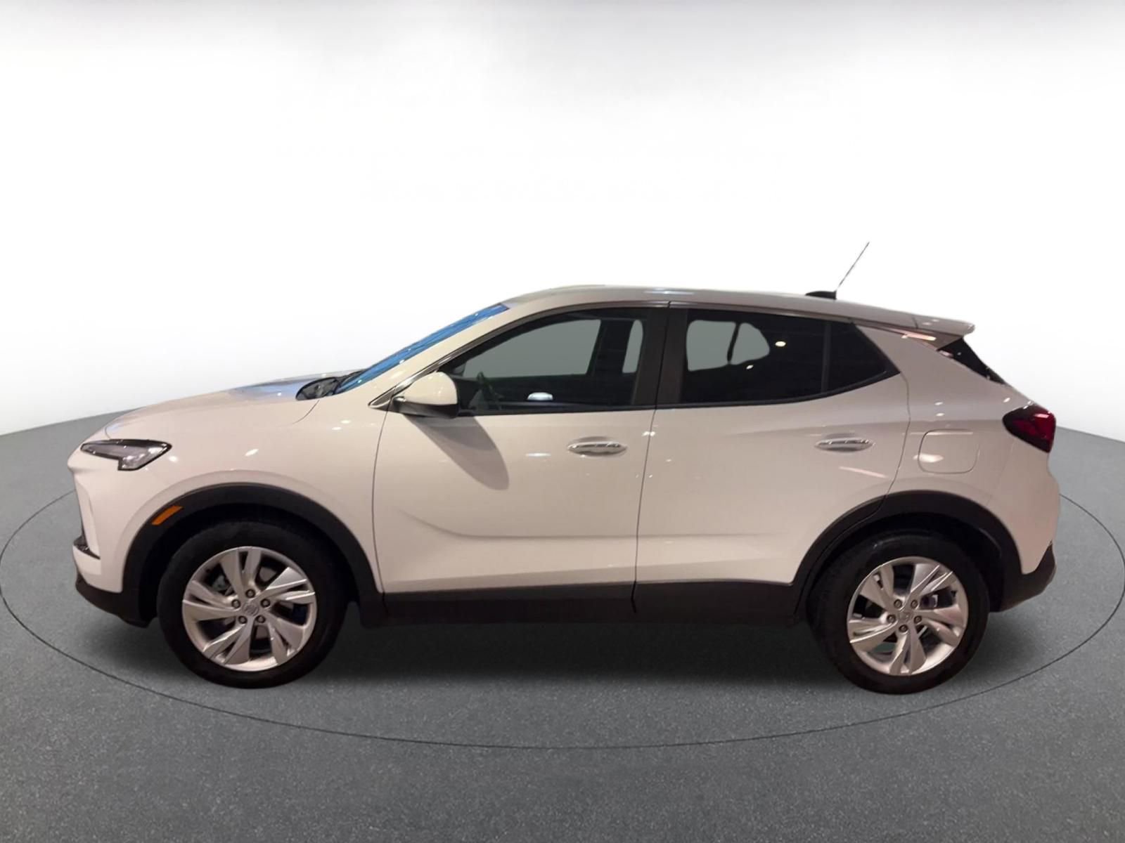 Used 2025 Buick Encore GX Preferred image 9