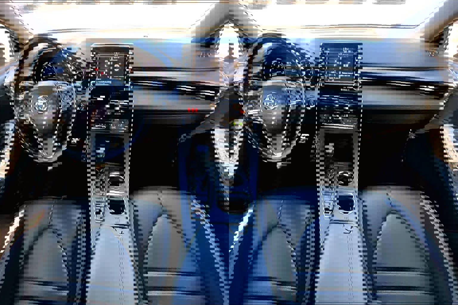 Used 2019 Toyota Avalon XSE image 16