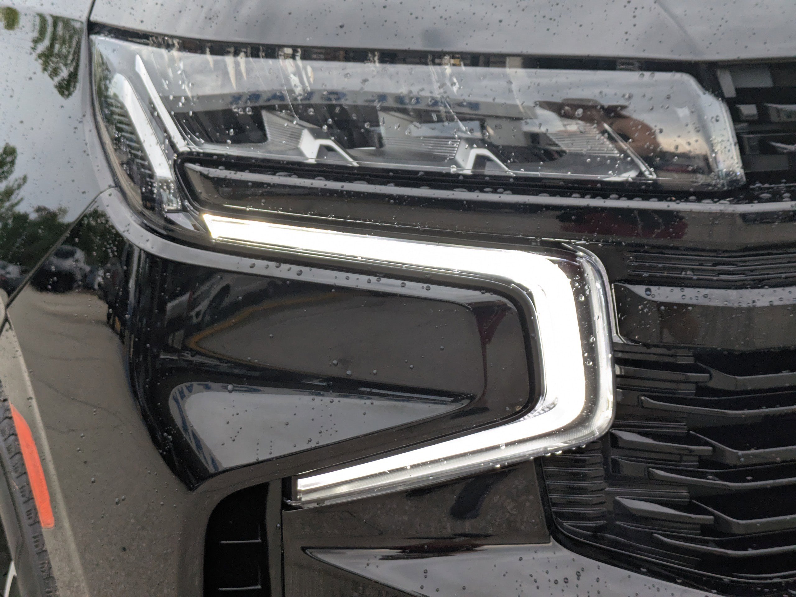 Used 2024 Chevrolet Suburban RST image 9