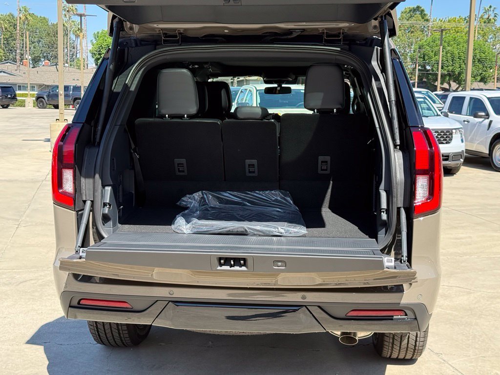 New 2027 Ford Expedition Platinum w/ Stealth Appearance Package RWD image 14