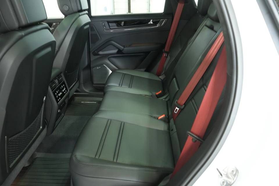 New 2026 Porsche Cayenne GTS image 26