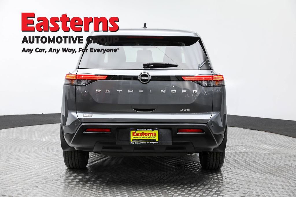 Used 2024 Nissan Pathfinder S AWD/4WD image 6