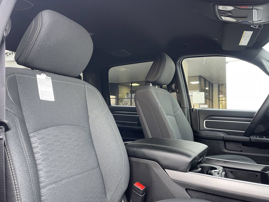 New 2026 RAM 3500 Big Horn AWD/4WD image 23