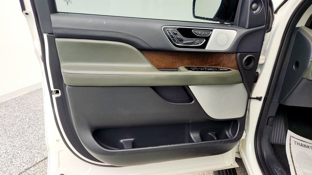 Used 2024 Lincoln Navigator Black Label AWD/4WD image 11