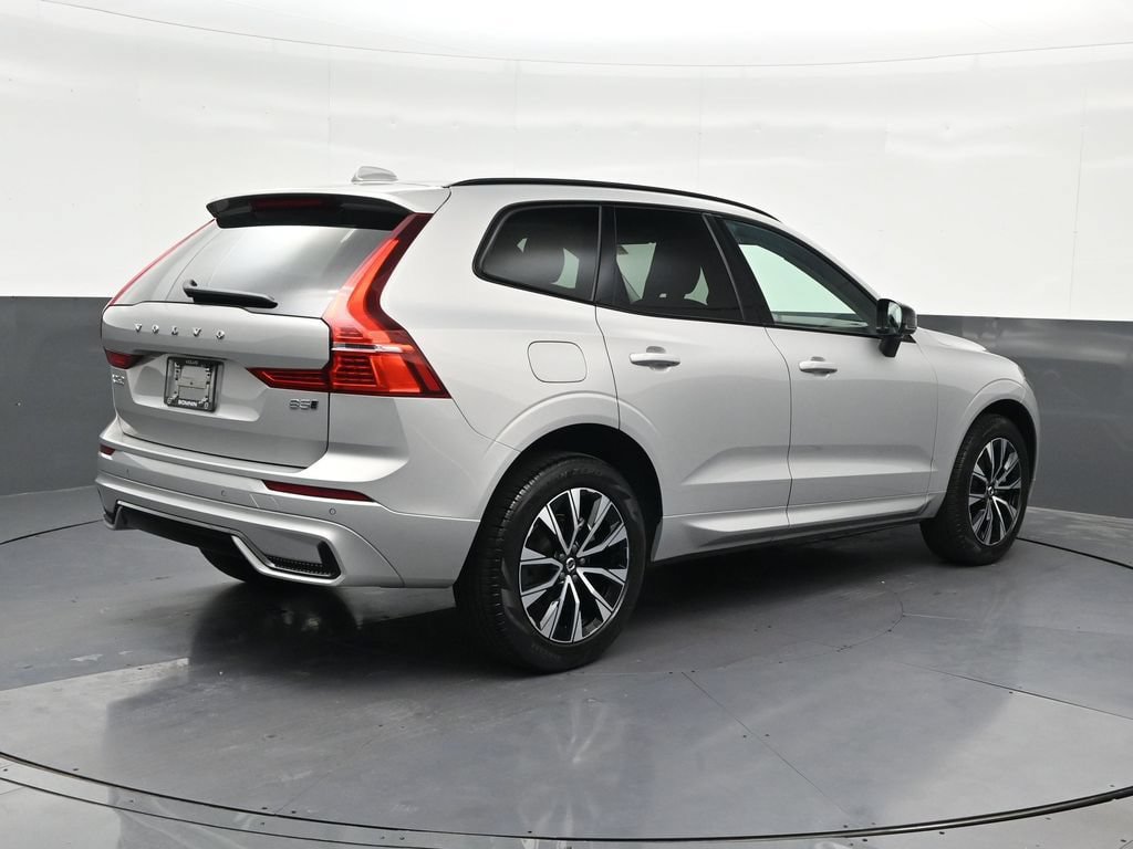 Certified 2024 Volvo XC60 B5 Core AWD/4WD image 6