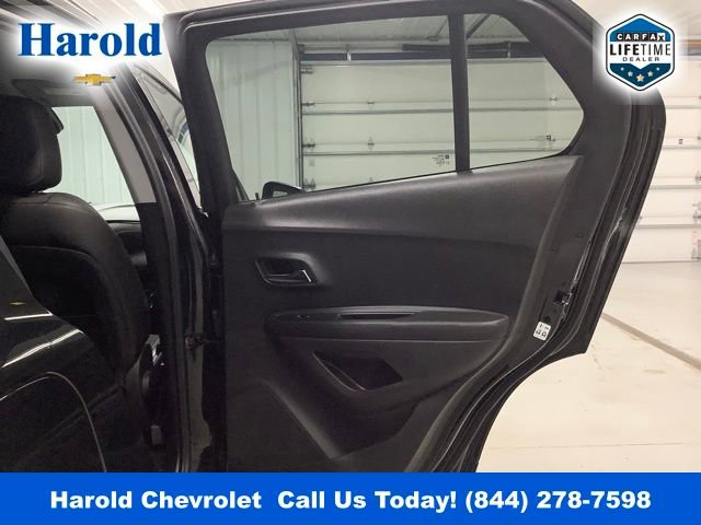 Used 2018 Chevrolet Trax LT w/ LT Convenience Package image 8