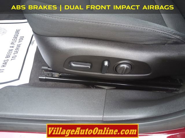 Used 2016 Chevrolet Malibu LT FWD image 15