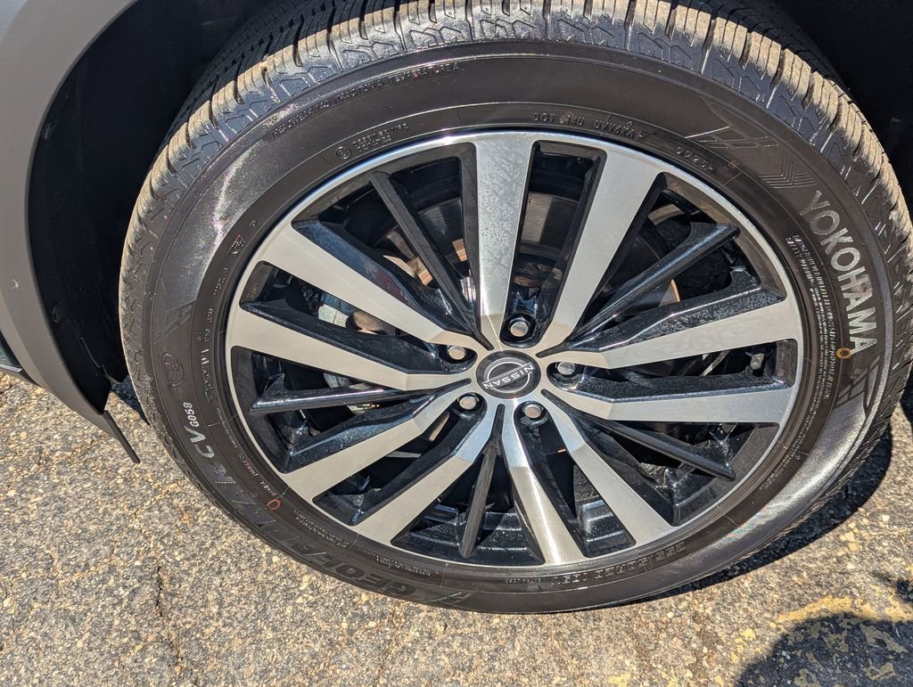 Used 2023 Nissan Pathfinder Platinum image 41