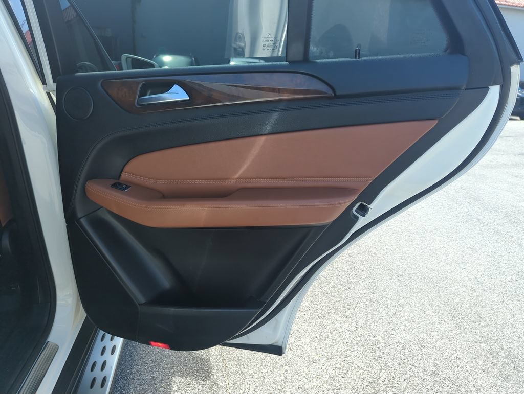Used 2016 Mercedes-Benz GLE 400 4MATIC image 32
