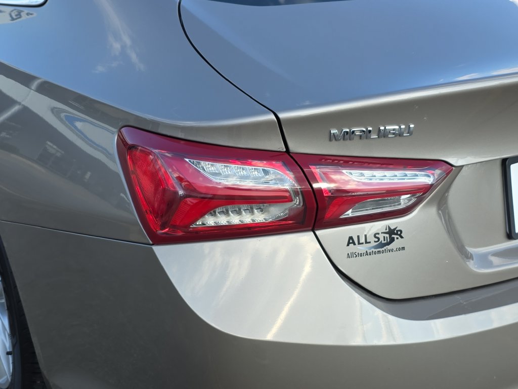 Used 2022 Chevrolet Malibu LT FWD image 34