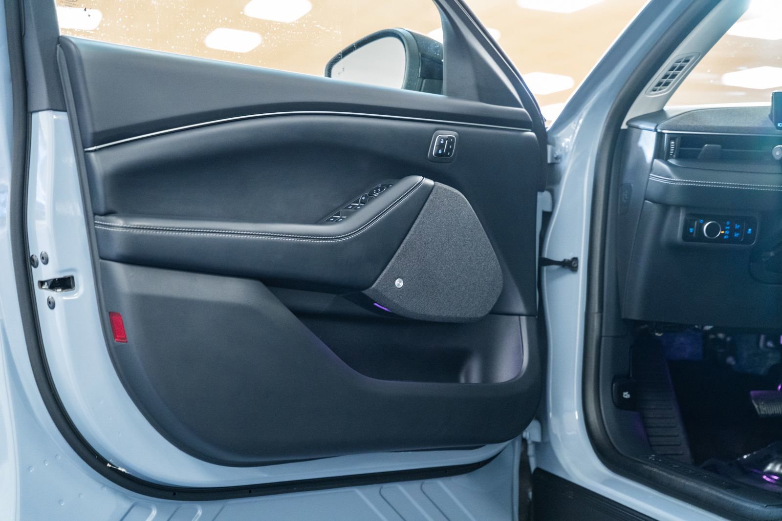 Certified 2025 Ford Mustang Mach-E Premium image 40