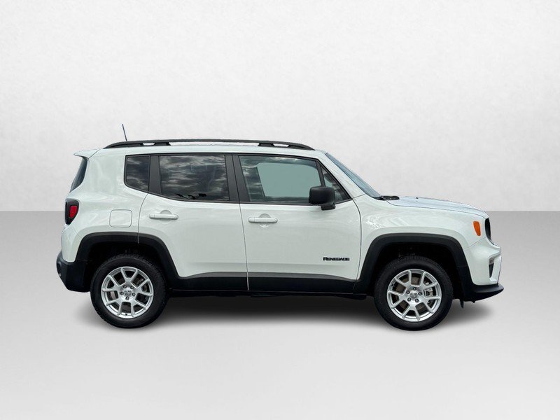 Used 2023 Jeep Renegade Latitude w/ Premium Group AWD/4WD image 2