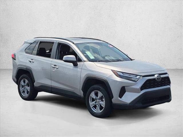 Used 2022 Toyota RAV4 XLE w/ Convenience Package FWD image 3